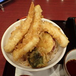 Wadainingu Shirokujichuu - てんこ盛り天丼