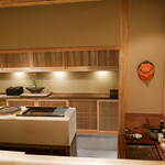 青蓮院門跡前 月おか - 