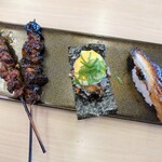 Sushi ro - うなぎの蒲焼・うなとろ包み・肝串2本　528円