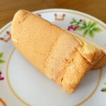 ひまわりの丘 - シフォンケーキ（プレーン・カット）…税込160円