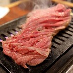 Rojiura Yakiniku Makkusu Za Horumon - タンの1本焼き(2,730円)