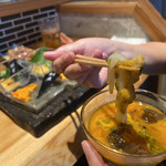 うに横丁 - 雲丹と卵黄をたっぷり絡めて