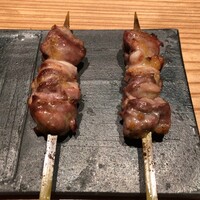 とり茶太郎 - あか 食べ比べ（名古屋コーチン 雌 11ヶ月 + シャモ 雌 9ヶ月）