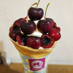 クレープリー チロル - アメリカンチェリーとピスタチオクリーム＆バラジャム香るクレープ(1800円)