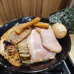 京都 麺屋たけ井 - 見た目、美味しそうなチャーシューがどーん