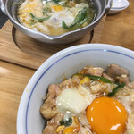 鳥喜多 - かしわ鍋(450円)とセットがお約束