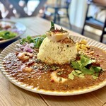 Electric Beans Cafe 豆電球 & Spice Curry Delico - 