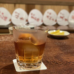 にしぶち飯店 - 常連の皆様を真似して私もロックの紹興酒