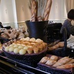 ガストロノミー ジョエル・ロブション - パンもドーン！