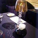 ガストロノミー ジョエル・ロブション - スワロフスキーがテーブルにも散りばめられていました＾＾