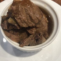 キャトルラパン 北梅田 - 牛すじ煮込みハーフ