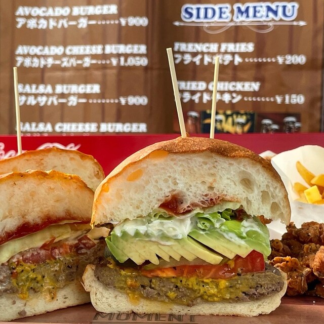 アメリカンサイズの本格ハンバーガーが楽しめるお店』by よく