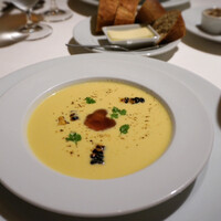 ヌガ - とうもろこし"ゴールドラッシュ"の冷製ポタージュ