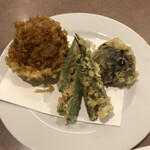 Tempura Shinjuku Tsunahachi - 大アサリの香り揚げ、丸茄子、インゲン豆