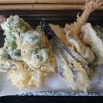 十割そば ゆう賀 - 天せいろの天ぷら+ブロッコリーの天ぷら アップ