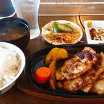 しゃぶ太郎 - 豚ロース生姜焼き定食  ￥850  納豆 ￥50