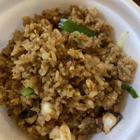 紅梅本楼 - 明石タコのバター醤油炒飯