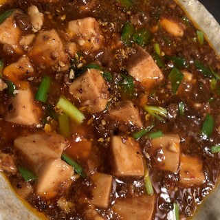 いつ来ても楽しい料理メニュー約50種！燻製料理も約30種♪