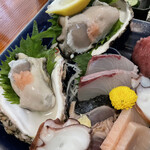 Takane - 岩牡蠣と刺身盛り合わせ