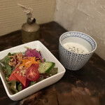 ユナイテッド バンブー - ランチ①サラダ、冷製玉ねぎスープ