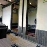 いっ歩 - 清潔感のある店内