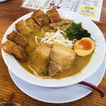豚太郎 - 料理写真:味噌カツラーメン　９１０円