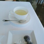 アンティカ オステリア デル ポンテ - レモン入りハーブティ