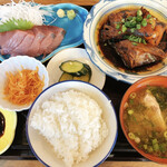 鶴亀食堂 - よくばり定食 1000円(税込)