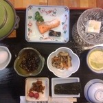 松茸山荘本館 - 翌日の朝食。いたって普通。