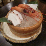 モンゴル薬膳しゃぶしゃぶ小尾羊 - 海鮮３品盛り合わせ