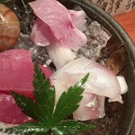 めしの助 - 造り盛合せ
      あかむつ、こち