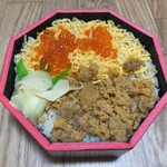 旭川駅立売商会 - うにいくらめし（中身）