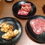Kokusangyuuyakiniku Yabehoudai Nikushousakai - 国産牛カルビ、てっちゃん、切り落とし牛タン