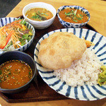 上亀 - 深川インド定食(1000円) メインのカレーは秋刀魚