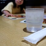 かな福 - お冷とおしぼり