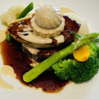 メゾン ポール・ボキューズ - 特選牛フィレ肉のロッシーニ ペリゴール風