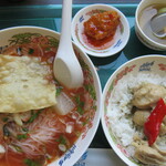タイ国料理 ゲウチャイ - イエンターフォー/センレック　と　グリーンカレーのセット