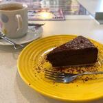カリーハウス マシャーーラ - スパイスチョコレートケーキ