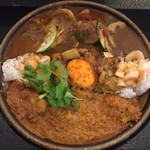 スパイスポスト - チキン（上）、キーマ（中央）、ポークビンダルー（下）