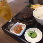 わ楽 - きんぴら、お新香、ドリンクは緑茶で