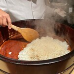 初音鮨 - 赤酢を合わせる