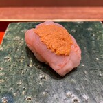 初音鮨 - 甘海老の味噌乗せ(塩)