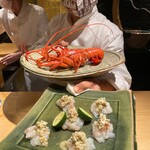初音鮨 - 軽く下茹でした伊勢海老