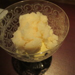 イル アオヤマ - 山梨の白鳳　バニラジェラート