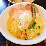 麺69 チキンヒーロー - 鶏極濃