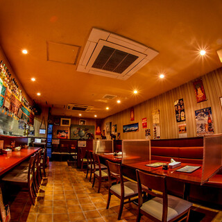 仕事帰りにも◎ネパールの調度品が彩るエキゾチックな隠れ家空間