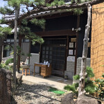 讃岐麺処 山岡 - 店の入口