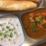 南インド料理 レジナ - サンバル＆ココナッツチャトニ