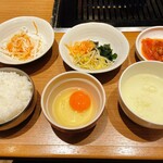 白雲台 グランフロント大阪店 - ご飯おかわり自由。