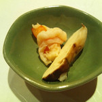 お料理なかき - 取り出してみました・・えびちゃんと松茸くん